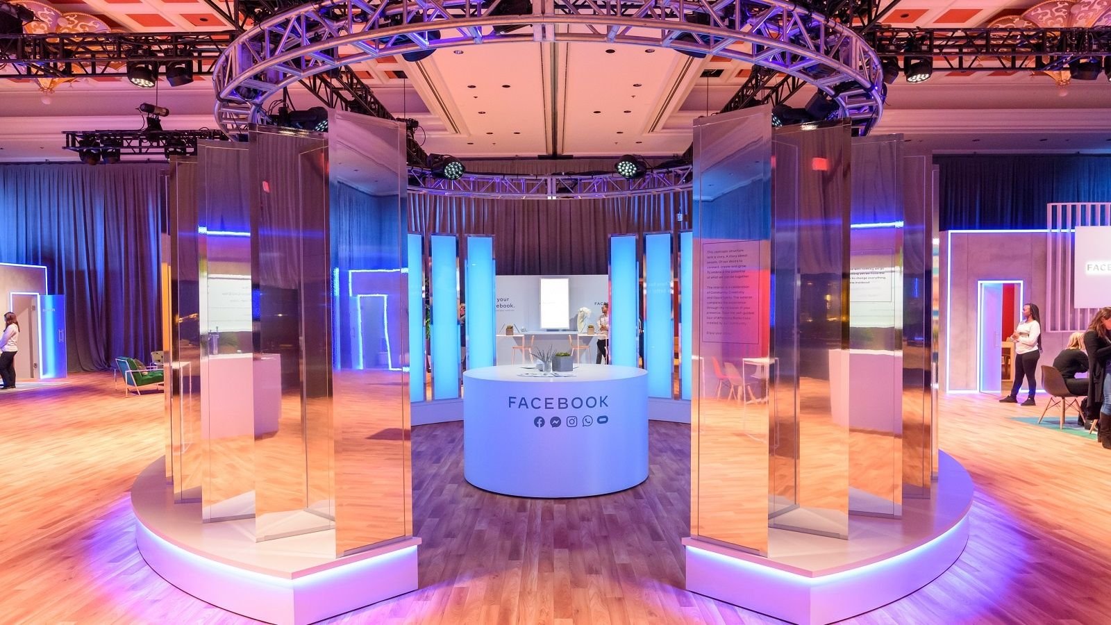 International Exhibition Case